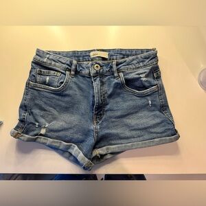 Zara denim shorts💙